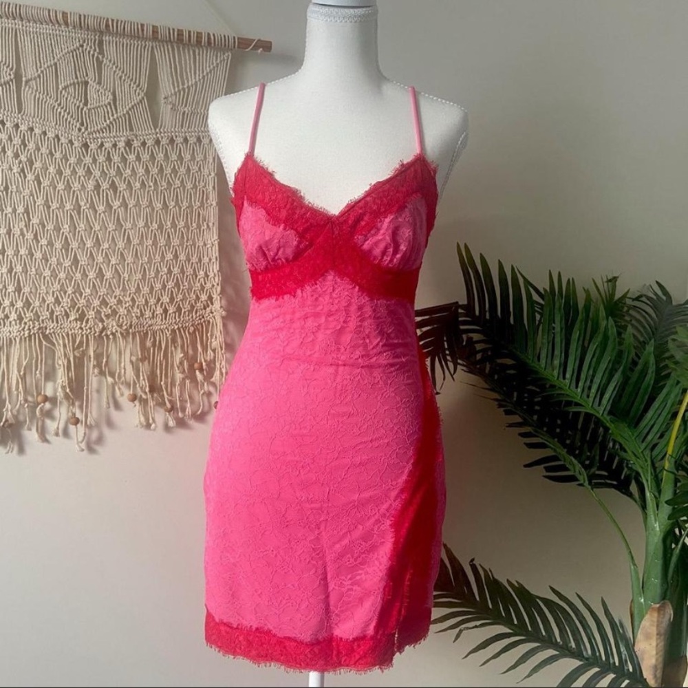 h:ours Caira Colorblock Mini Dress